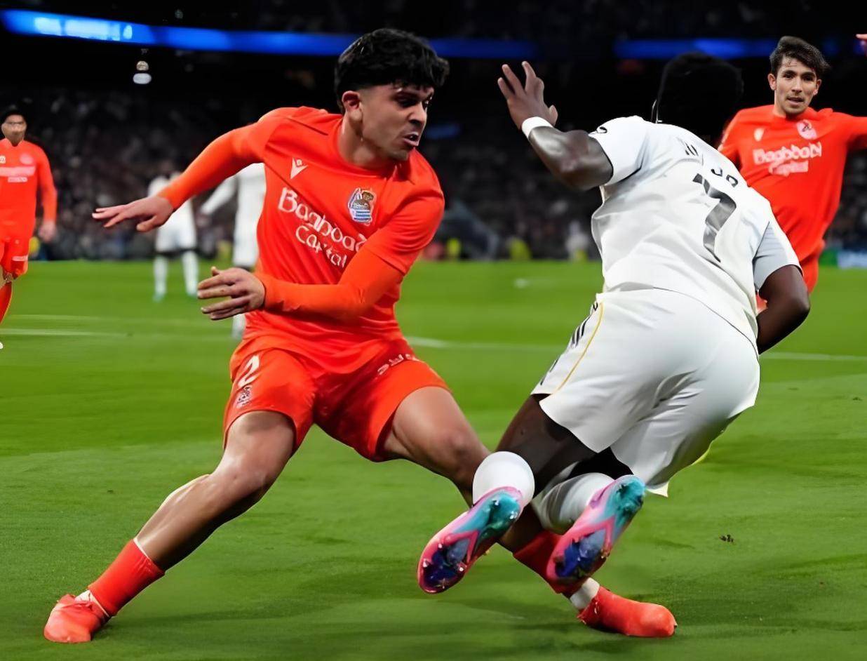 西甲最新消息：马竞24脚射门，3-2绝杀！巴萨1-0，4分领跑，争冠有悬念！